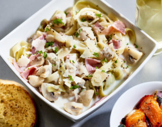 Ham_and_Mushroom_Carbonara